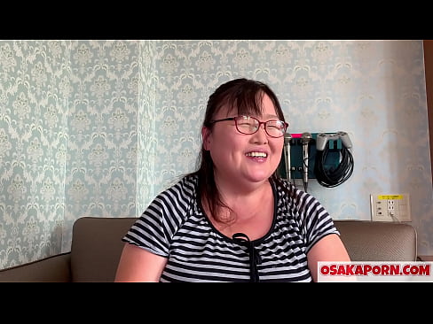 ❤️ Fat Japanese mom a 'sealltainn a h-mòr tits agus a' còrdadh ri feise dèideag. Tha màthair Àisianach 51-bliadhna a’ bruidhinn mun eòlas gnèitheasach aice. Yukiko 1 OSAKAPORN milf reamhar Sluts leinn ️❤